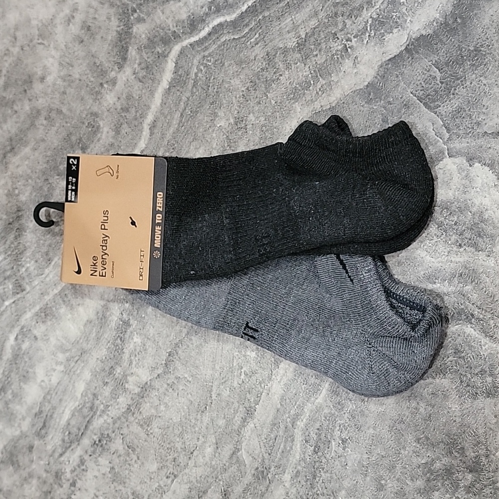 NWT UNISEX 2PK Nike dri-fit no show socks